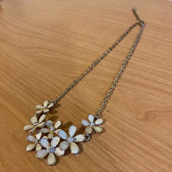 Flower Statement Necklace - Picture 2 of 4